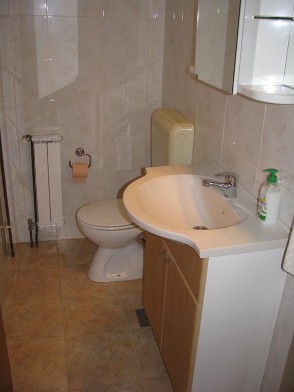 Apartment Megi ตรีบูนย์ ภายนอก รูปภาพ