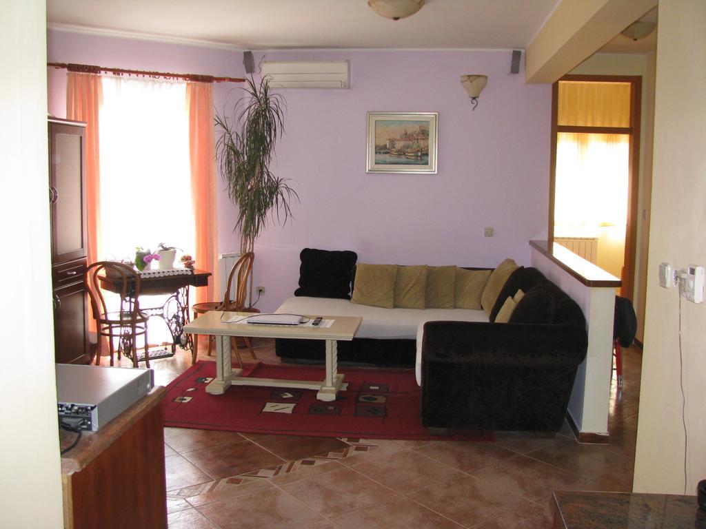 Apartment Megi ตรีบูนย์ ห้อง รูปภาพ