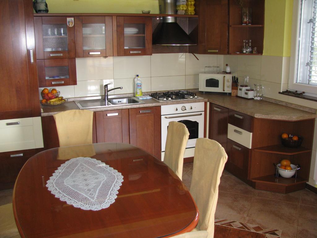Apartment Megi ตรีบูนย์ ภายนอก รูปภาพ